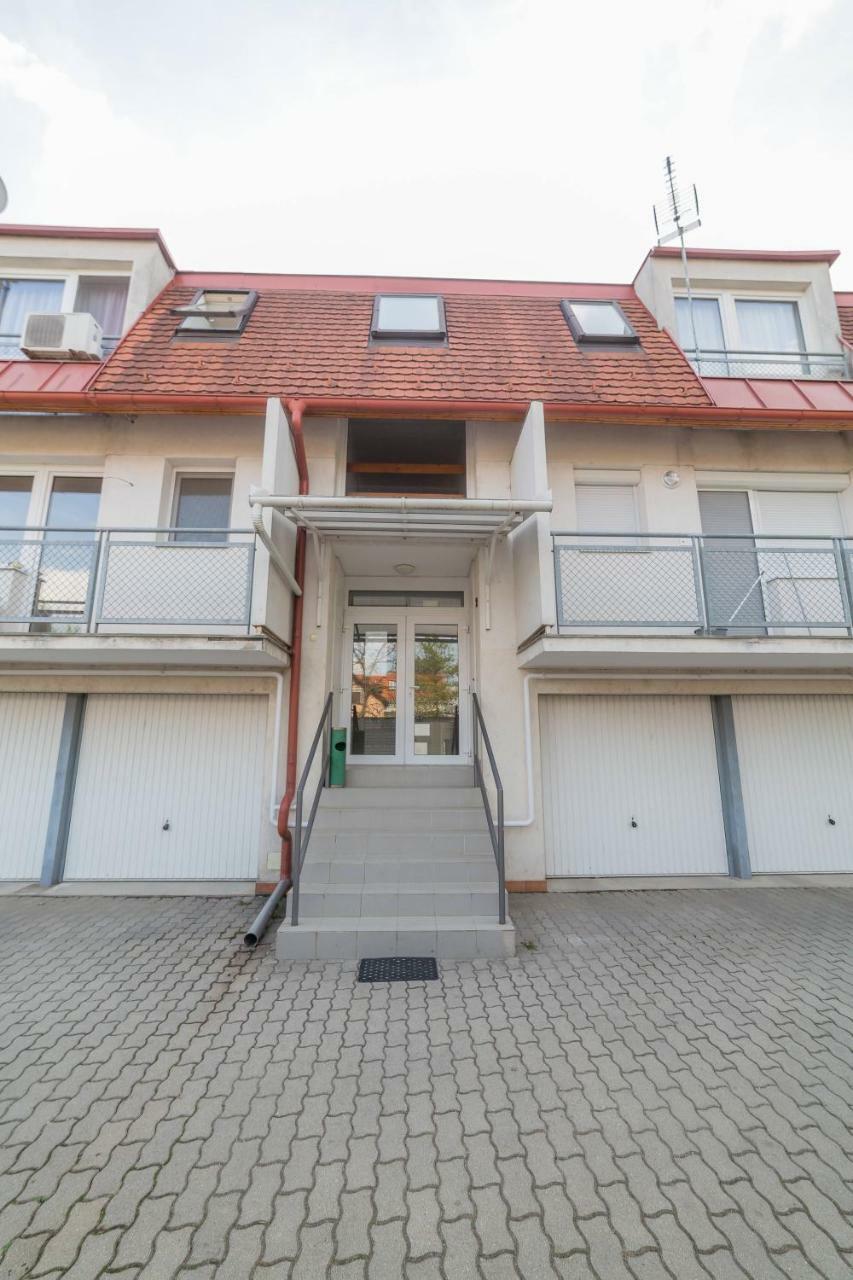 Fischer Apartman 2 Hajdúszoboszló Esterno foto